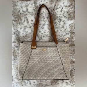 Michael Kors Tote